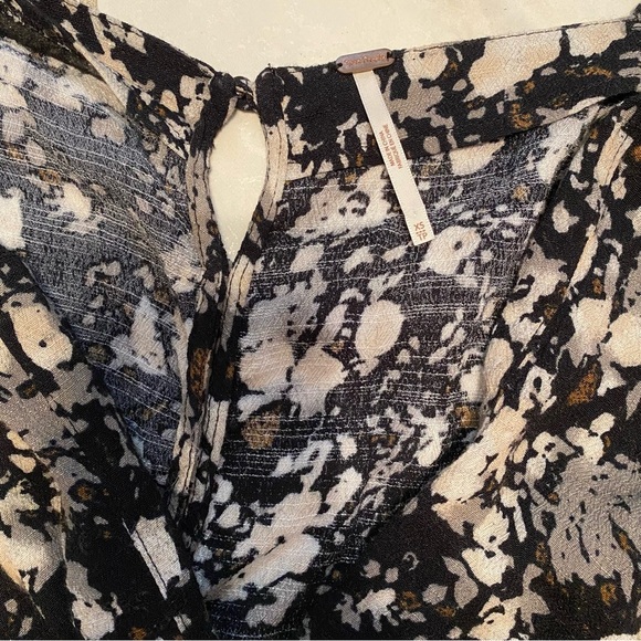 - FREE PEOPLE All Right Ruffles Romper size XS - Picture 6 of 8